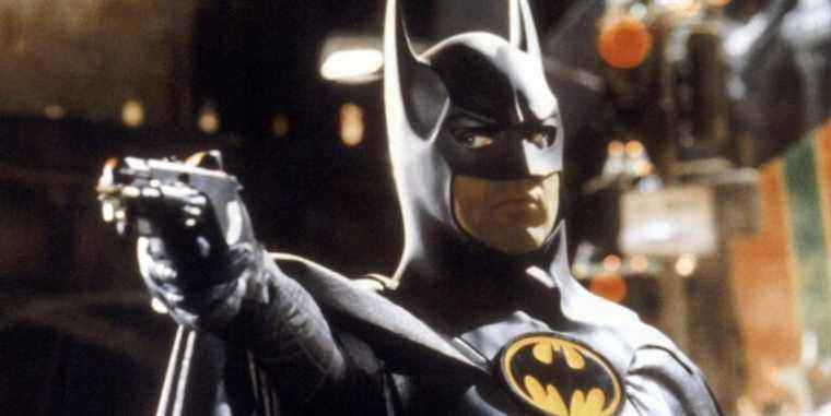 Michael Keaton est de retour dans le Batsuit dans Batgirl Set Photos
