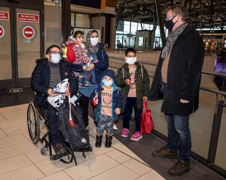 WARMINGTON: L’interprète afghan ‘Radar’ arrive au Canada avec sa famille pour un ‘vol de liberté’