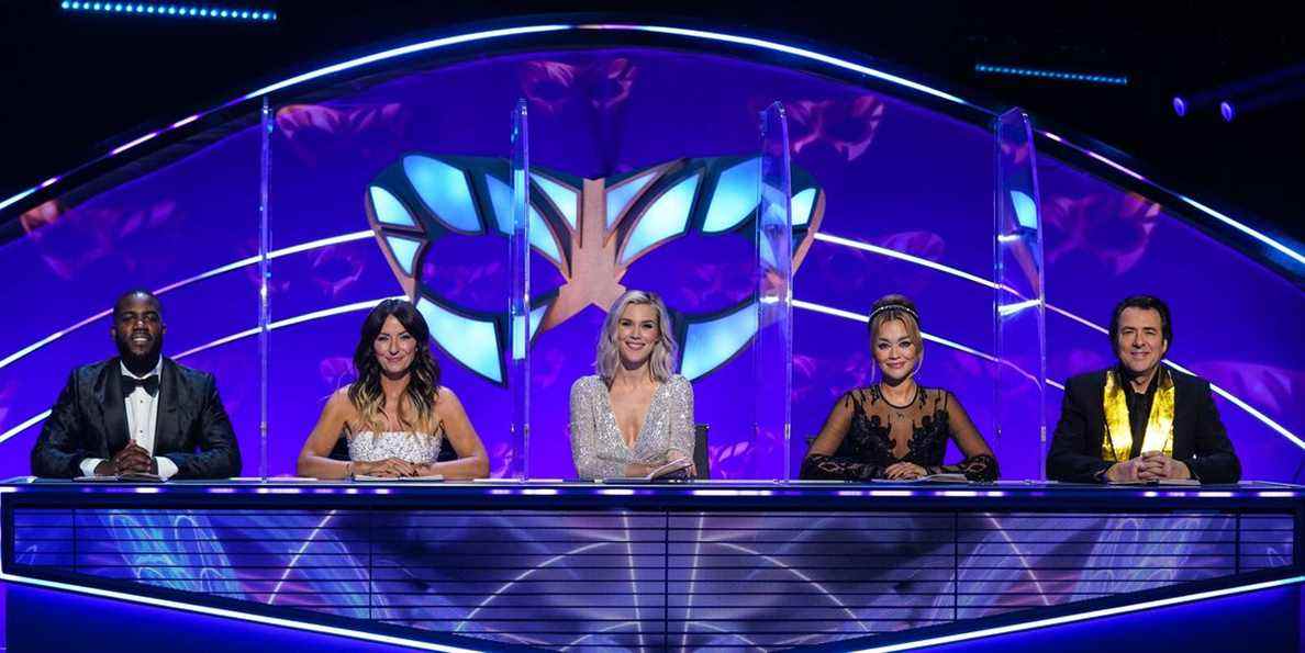 La finale de Masked Singer démasque les trois dernières célébrités alors que le gagnant est confirmé

