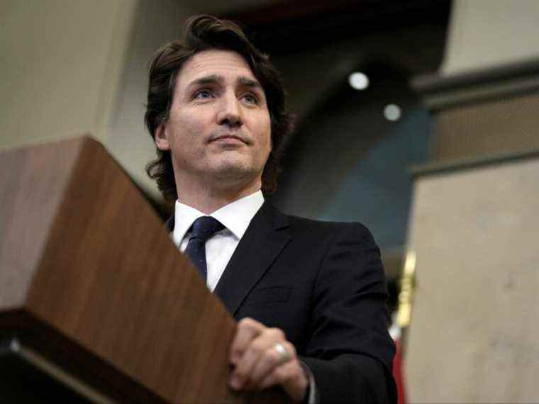 Tout est sur la table pour mettre fin aux manifestations illégales, mais la menace de violence est préoccupante : Trudeau