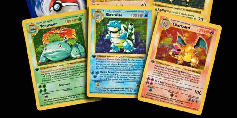 Une feuille de cartes Pokémon non coupées de 1998 est mise aux enchères
