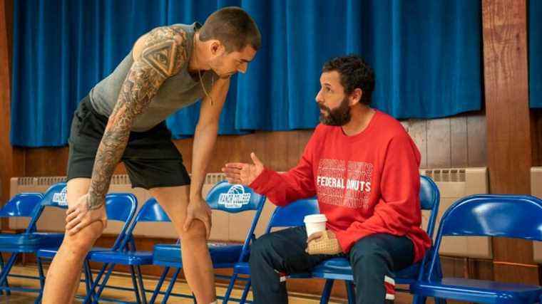 Adam Sandler offre Tough Love en tant que recruteur de basket-ball dans Hustle Teaser de Netflix
