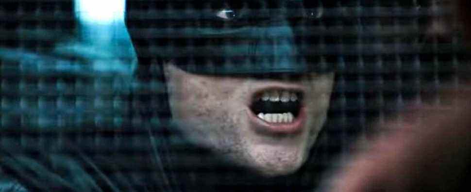 Robert-Pattinson-The-Batman-Trailer