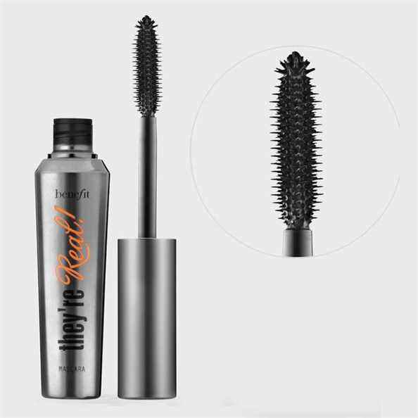 Benefit Cosmetics Ils sont réels !  Mascara allongeant et volumateur