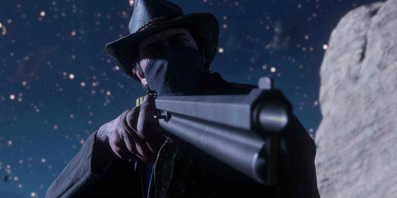 Authur Morgan tenant un répéteur Litchfield dans Red Dead Redemption 2