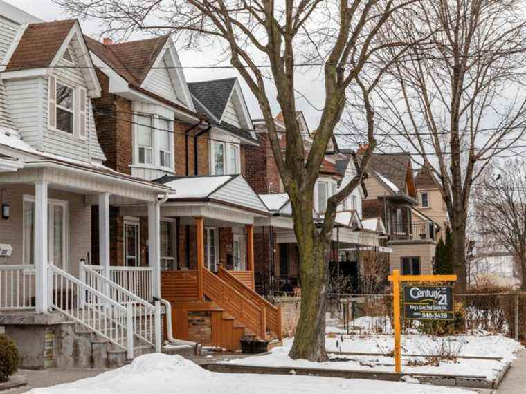 L’achat d’une maison coûte jusqu’à 50 % de plus que ce que les Canadiens peuvent se permettre dans de nombreuses grandes villes, selon le directeur parlementaire du budget