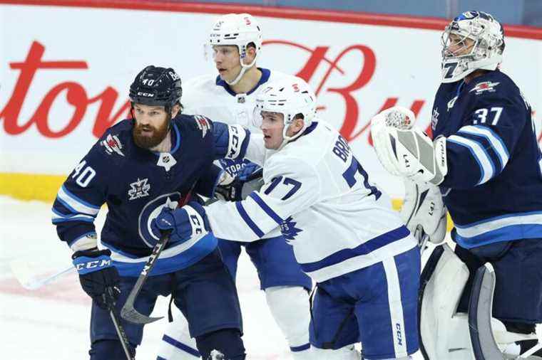 Les Maple Leafs marchent bien avec l’alignement après avoir perdu à nouveau Adam Brooks