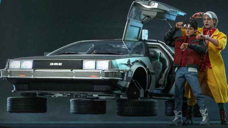 Cette réplique Hot Toys Retour vers le futur DeLorean n'a pas besoin de routes
