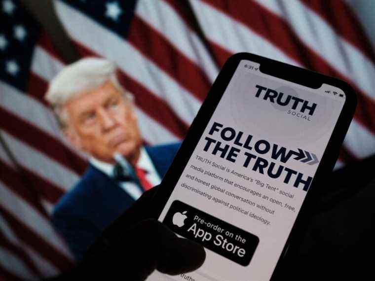 Lancement de l’application Truth Social de Trump sur l’App Store d’Apple