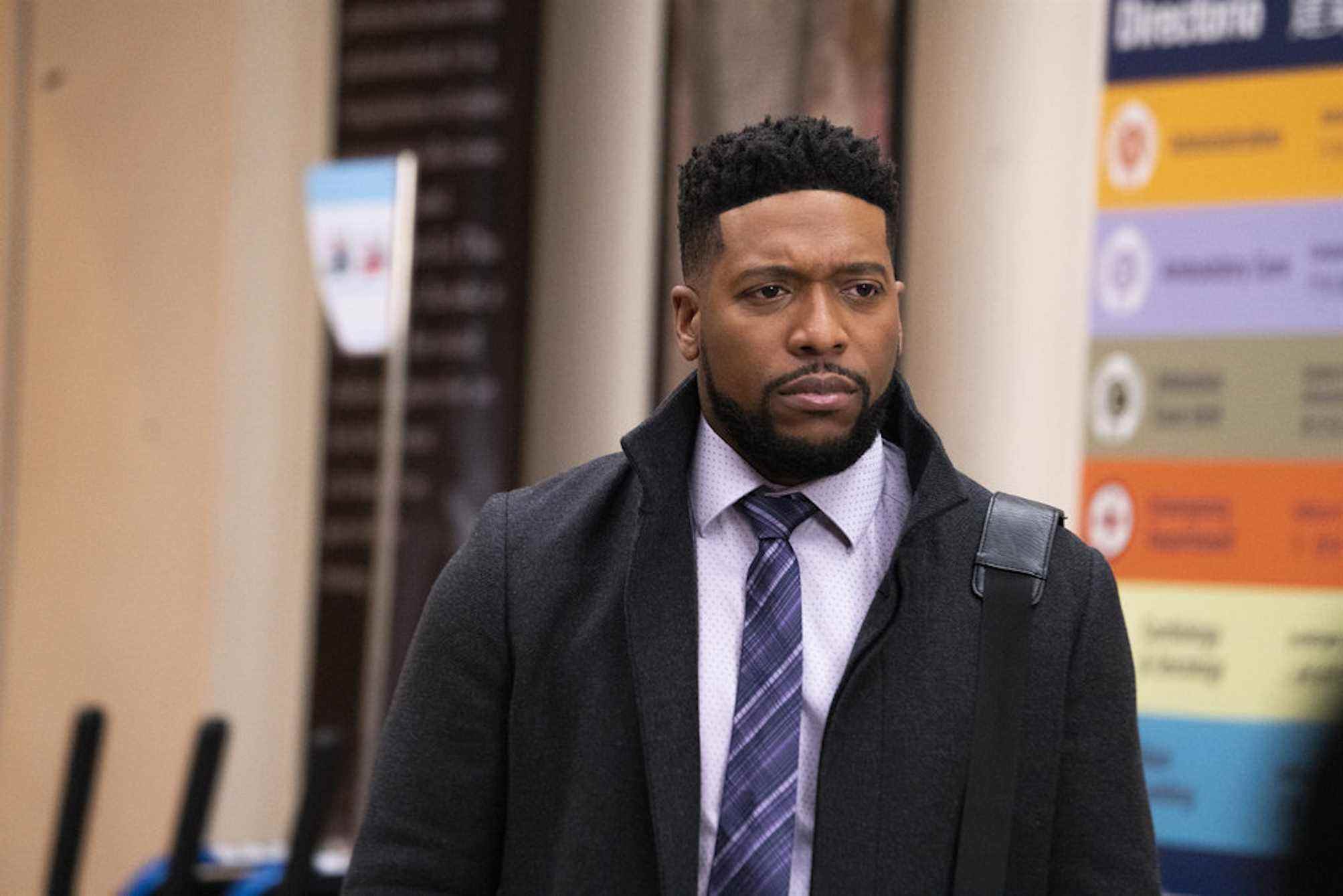 Jocko Sims dans le rôle du Dr Floyd Reynolds à New Amsterdam