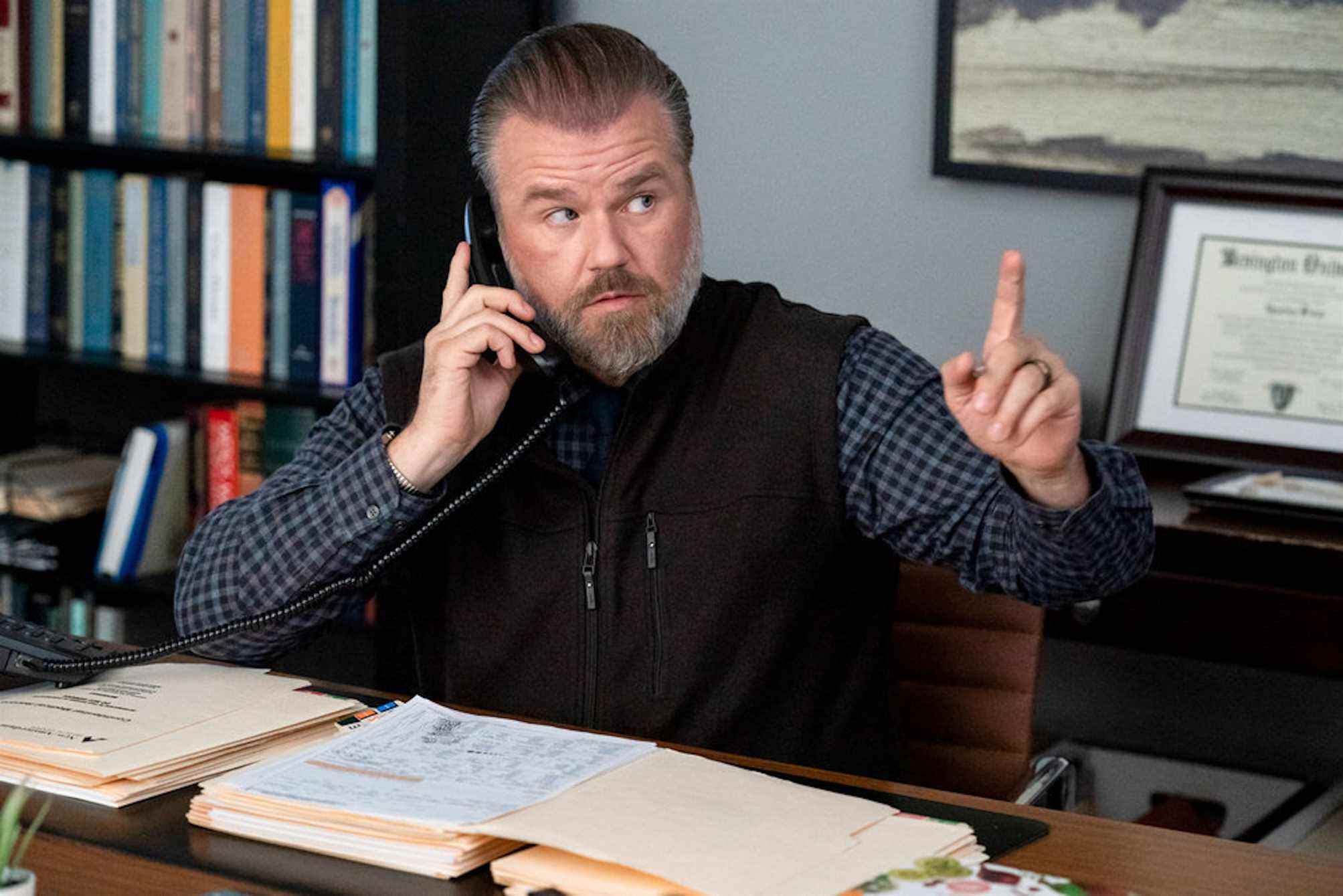 Tyler Labine dans le rôle du Dr Iggy Frome à New Amsterdam