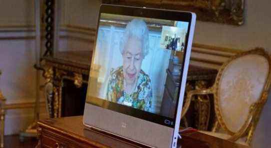 La reine veut que vous sachiez qu'elle est toujours en vie, merci