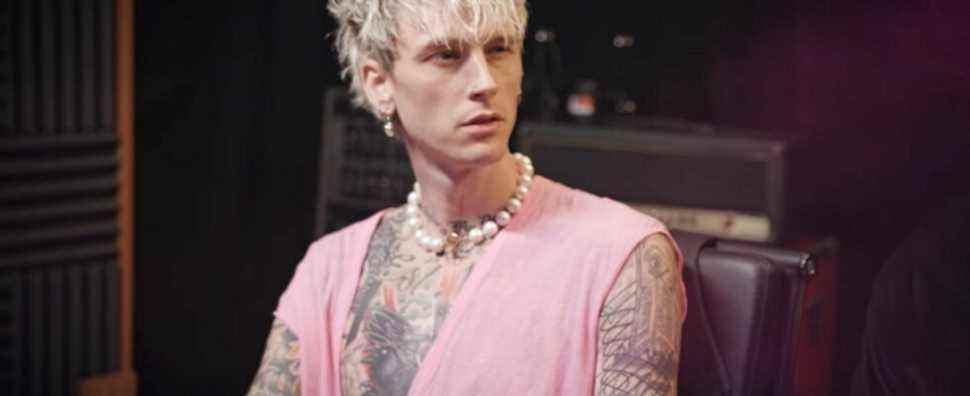 wwe 2k22 machine gun kelly