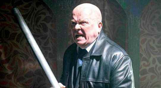 Phil Mitchell d'EastEnders affronte les intimidateurs de Tommy dans de nouvelles images dramatiques