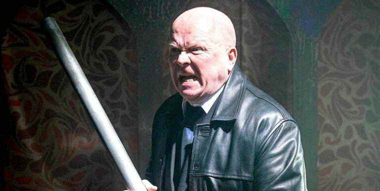 Phil Mitchell d'EastEnders affronte les intimidateurs de Tommy dans de nouvelles images dramatiques

