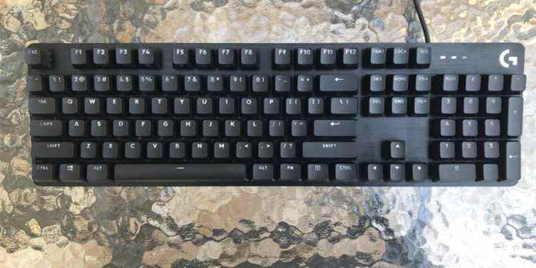 Examen du clavier mécanique Logitech G413 SE : Abordable, mais pas assez bon marché