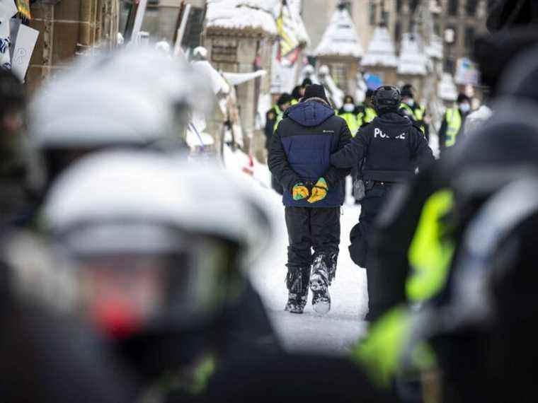 Le MDN inondé d’appels téléphoniques exigeant que l’armée canadienne protège les manifestants d’Ottawa de la police