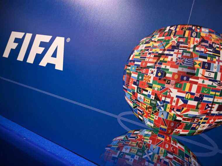 La FIFA interdit les matches en Russie, pas de drapeau ni d’hymne pour l’équipe