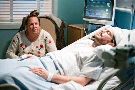 Embargo 26022022 Karen Taylor et Gray Atkins dans Eastenders