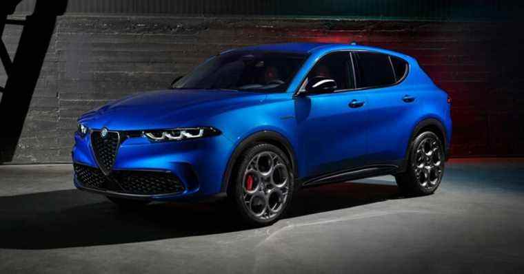 2023 Alfa Romeo Tonale est un petit SUV hybride rechargeable avec une touche NFT