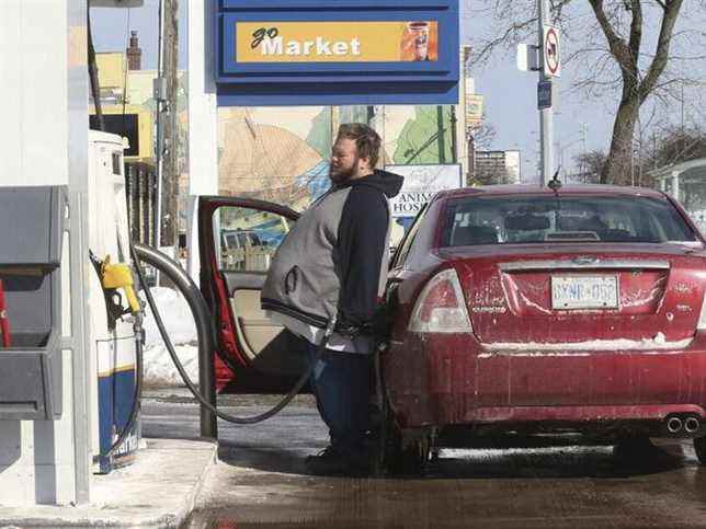 Attendez-vous à payer plus car les prix de l’essence continueront d’augmenter, selon les experts