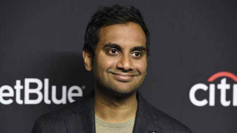 Aziz Ansari fait ses débuts en tant que réalisateur avec le drame comique Searchlight mettant en vedette Bill Murray Le plus populaire doit être lu
	
	
