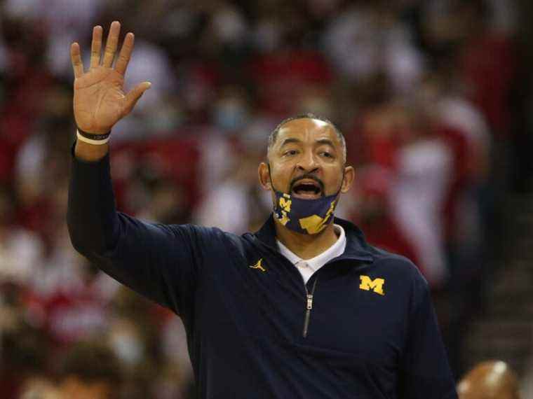 Bagarre de basket-ball: l’entraîneur des Michigan Wolverines, Juwan Howard, lance un coup de poing après la défaite de la NCAA