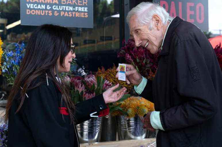 Pamela Adlon et Marty Krofft dans 