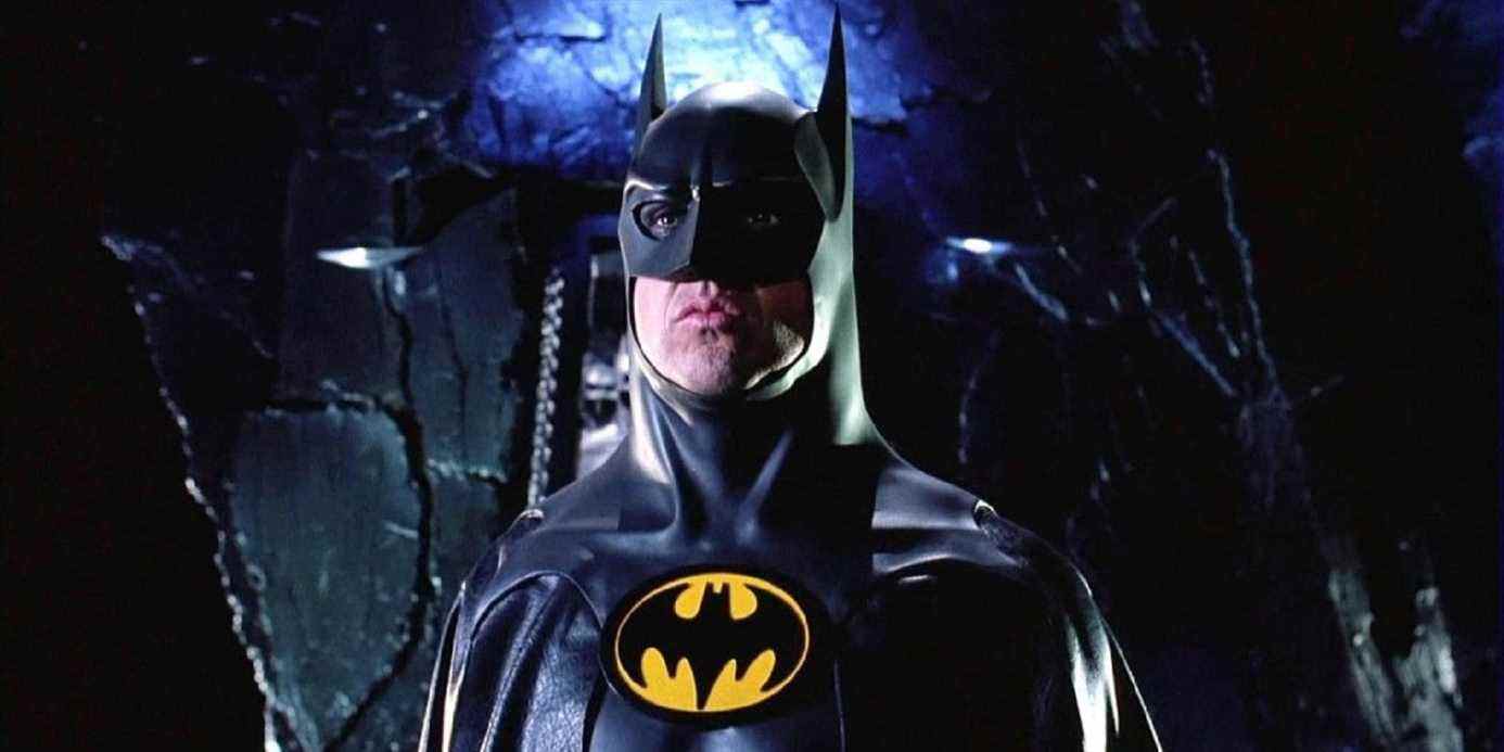 Batman Set Photos donne le meilleur aperçu de la nouvelle combinaison de Michael Keaton
