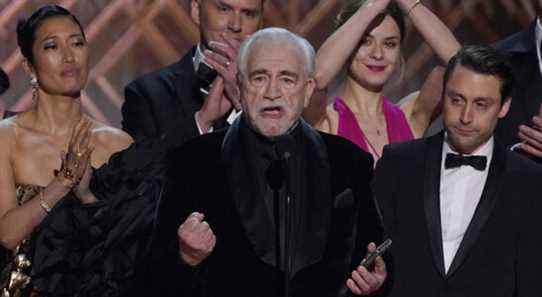 Brian Cox attire l'attention sur l'Ukraine dans le discours passionné des SAG Awards : "Nous devrions tous nous serrer les coudes"