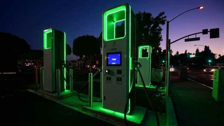 Ces entreprises ont de grands projets pour la recharge commerciale des véhicules électriques