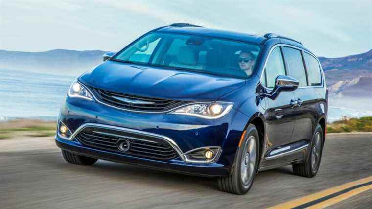 Chrysler Pacifica hybride rappelée pour risque d’incendie, alors ne branchez pas la vôtre