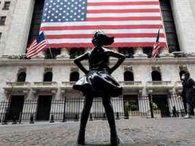 La statue de la fille intrépide devant la Bourse de New York.