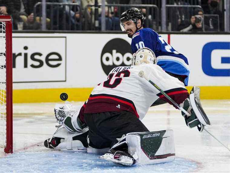 Claude Giroux pousse Metro devant Central dans la finale du All-Star Game