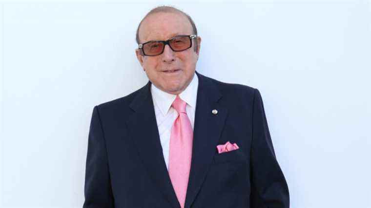 Clive Davis organise une fête d'anniversaire étoilée à New York pour son 90e anniversaire
	
	
