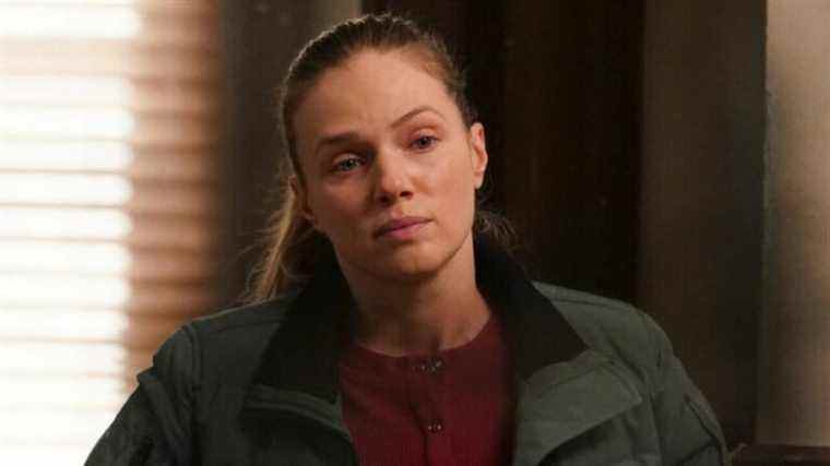 Comment Upton de Chicago PD "avance" dans le nouvel épisode dangereux, selon Tracy Spiridakos
