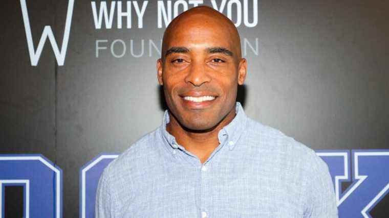 D’anciens joueurs comme Tiki Barber ont entravé l’égalité raciale avec un soutien inconditionnel aux propriétaires fautifs