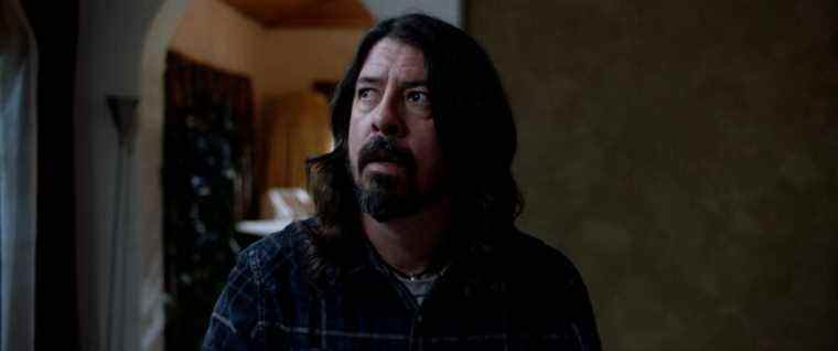 Dave Grohl parle de "Studio 666" et enregistre un album de métal en tant que groupe fictif Dream Widow Les plus populaires doivent être lus Inscrivez-vous aux newsletters Variety Plus de nos marques
	
	
