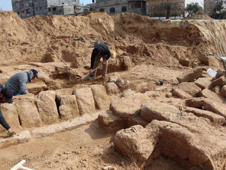 Des constructeurs découvrent un cimetière romain vieux de 2 000 ans à Gaza