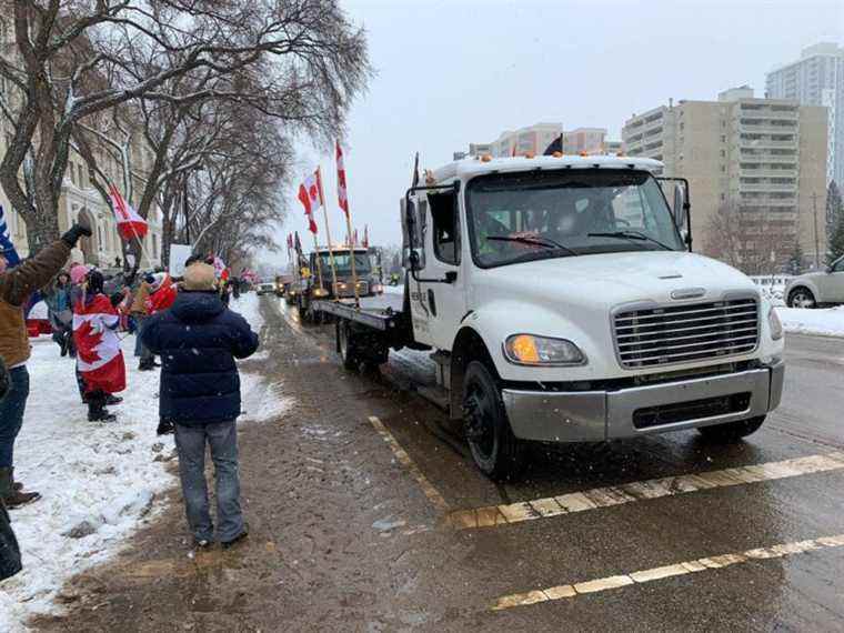 Des convois de camions arrivent à Edmonton pour protester contre les restrictions de COVID-19