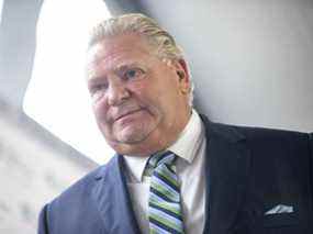 Le premier ministre de l'Ontario, Doug Ford, assiste à une annonce à Mississauga, en Ontario, le 1er décembre 2021.