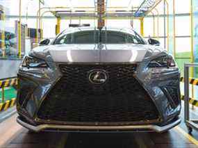 Un VUS de luxe Lexus NX est dévoilé à l'usine Toyota de Cambridge à Cambridge, en Ontario, le 29 avril 2019.