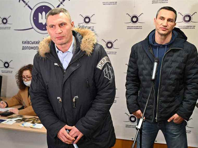 « JE ME FERAIS COMBATTRE »: les grands boxeurs Vitali et Wladimir Klitschko défendront l’Ukraine natale