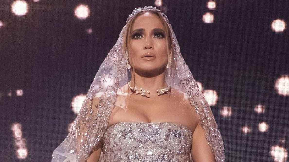 JLo révèle le genre de proposition de mariage qu'elle aime au milieu des rumeurs de fiançailles de Ben Affleck
