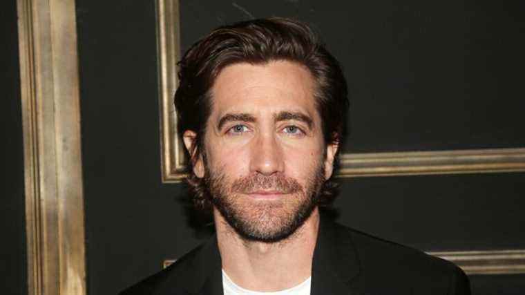 Jake Gyllenhaal dit qu'il "n'en veut pas" aux artistes qui puisent dans leur expérience après le contrecoup de "All Too Well" de Taylor Swift
