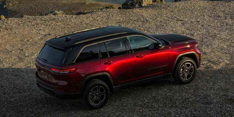 Jeep Grand Cherokee 2022 en arrêt de vente pour immobilisation par erreur