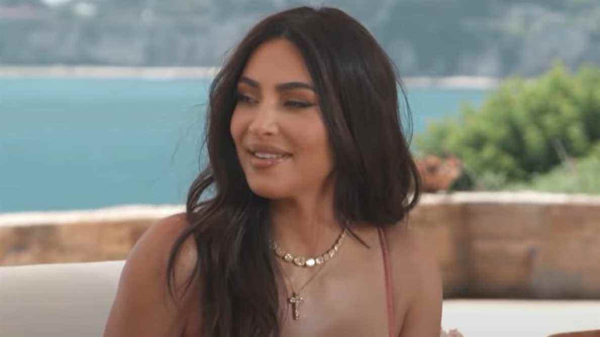 Kim Kardashian partage ce qu'elle fait différemment dans la quarantaine et les bons conseils que Khloé lui a donnés
