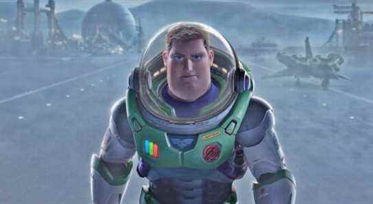 La nouvelle bande-annonce de Lightyear regorge de séquences amusantes avec le buzz de Chris Evans