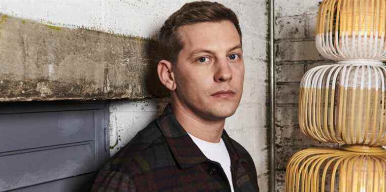 La star de Hollyoaks, James Sutton, fait allusion à une cascade de choc dans l'histoire de John Paul

