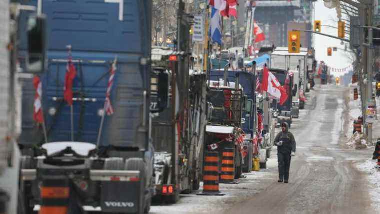 La tension monte à Ottawa alors que la police semble enfin prête à faire quelque chose pour les camionneurs du convoi de la liberté [Update]